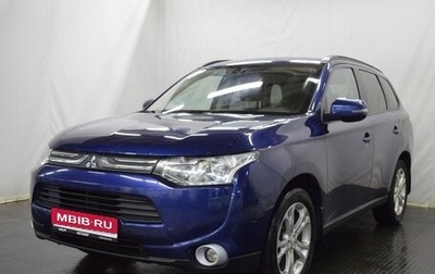 Mitsubishi Outlander III рестайлинг 3, 2013 год, 1 645 000 рублей, 1 фотография