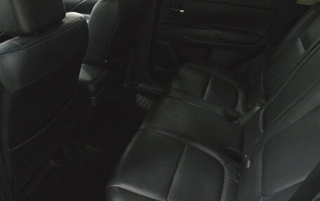 Mitsubishi Outlander III рестайлинг 3, 2013 год, 1 645 000 рублей, 11 фотография