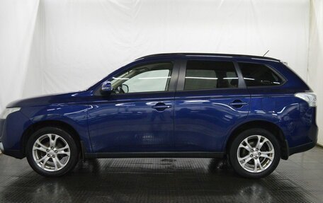 Mitsubishi Outlander III рестайлинг 3, 2013 год, 1 645 000 рублей, 8 фотография