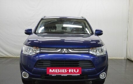 Mitsubishi Outlander III рестайлинг 3, 2013 год, 1 645 000 рублей, 2 фотография