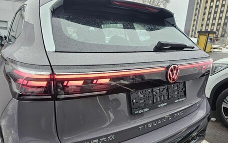 Volkswagen Tiguan, 2024 год, 6 750 000 рублей, 2 фотография
