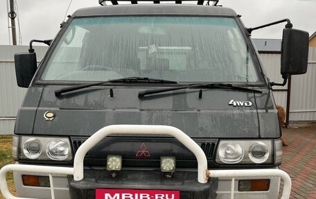 Mitsubishi Delica III, 1992 год, 650 000 рублей, 2 фотография