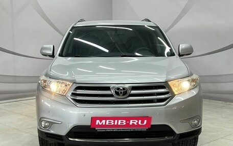 Toyota Highlander III, 2012 год, 2 193 000 рублей, 2 фотография