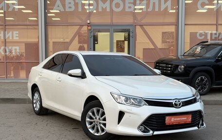 Toyota Camry, 2015 год, 2 100 000 рублей, 3 фотография