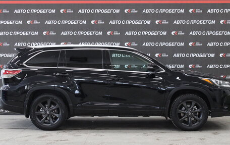 Toyota Highlander III, 2014 год, 2 883 000 рублей, 2 фотография