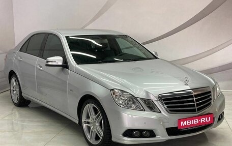 Mercedes-Benz E-Класс, 2010 год, 999 000 рублей, 3 фотография