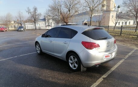 Opel Astra J, 2011 год, 830 000 рублей, 2 фотография