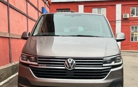 Volkswagen Caravelle T6 рестайлинг, 2020 год, 4 990 000 рублей, 3 фотография