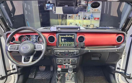 Jeep Wrangler, 2021 год, 4 104 000 рублей, 18 фотография
