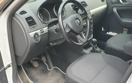 Skoda Yeti I рестайлинг, 2017 год, 1 625 000 рублей, 3 фотография