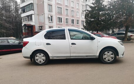 Renault Logan II, 2016 год, 320 000 рублей, 5 фотография