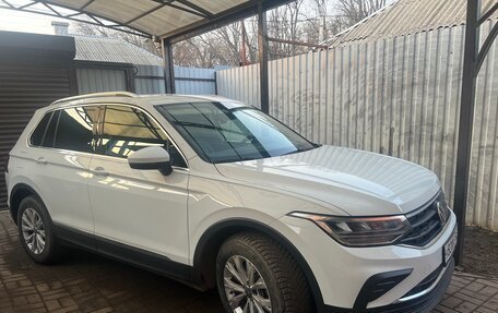 Volkswagen Tiguan II, 2021 год, 3 150 000 рублей, 2 фотография