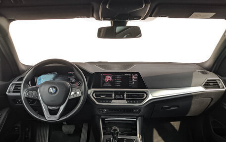 BMW 3 серия, 2021 год, 4 050 000 рублей, 14 фотография