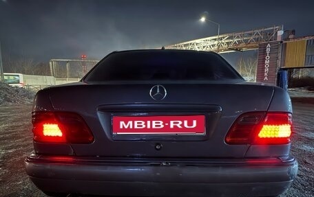 Mercedes-Benz E-Класс, 1998 год, 280 000 рублей, 4 фотография