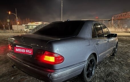 Mercedes-Benz E-Класс, 1998 год, 280 000 рублей, 2 фотография