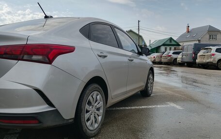 Hyundai Solaris II рестайлинг, 2021 год, 1 900 000 рублей, 3 фотография