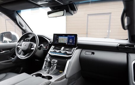 Toyota Land Cruiser, 2022 год, 11 990 000 рублей, 28 фотография