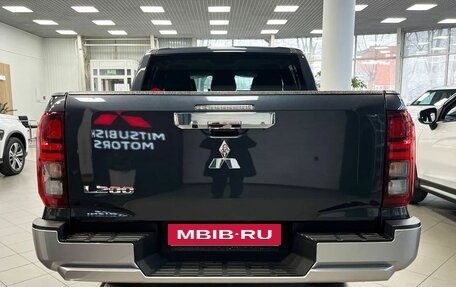 Mitsubishi L200, 2024 год, 5 999 000 рублей, 6 фотография