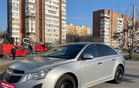 Chevrolet Cruze II, 2013 год, 850 000 рублей, 2 фотография