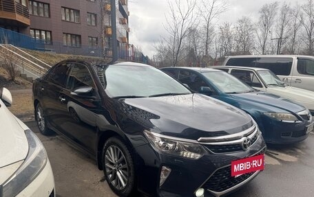 Toyota Camry, 2017 год, 2 600 000 рублей, 3 фотография