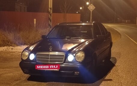 Mercedes-Benz E-Класс, 1998 год, 350 000 рублей, 2 фотография