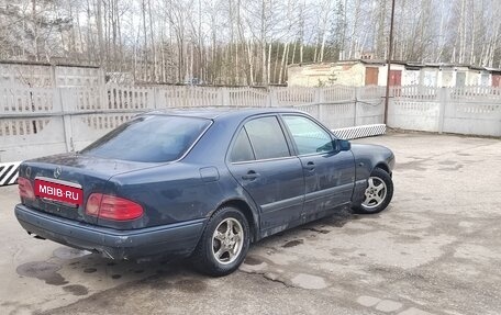 Mercedes-Benz E-Класс, 1998 год, 350 000 рублей, 13 фотография