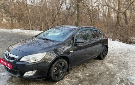 Opel Astra J, 2011 год, 750 000 рублей, 2 фотография