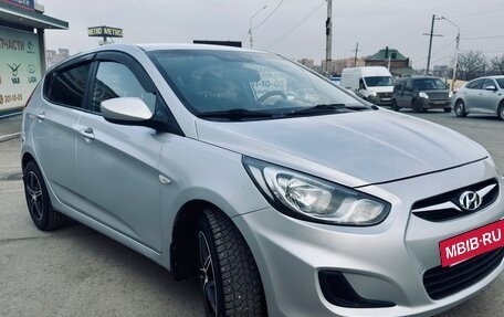 Hyundai Solaris II рестайлинг, 2014 год, 620 000 рублей, 2 фотография