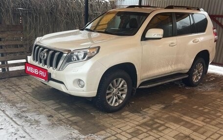 Toyota Land Cruiser Prado 150 рестайлинг 2, 2015 год, 3 550 000 рублей, 4 фотография