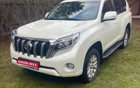 Toyota Land Cruiser Prado 150 рестайлинг 2, 2015 год, 3 550 000 рублей, 5 фотография