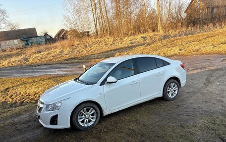 Chevrolet Cruze II, 2013 год, 700 000 рублей, 3 фотография