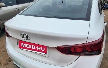 Hyundai Solaris II рестайлинг, 2018 год, 957 000 рублей, 3 фотография