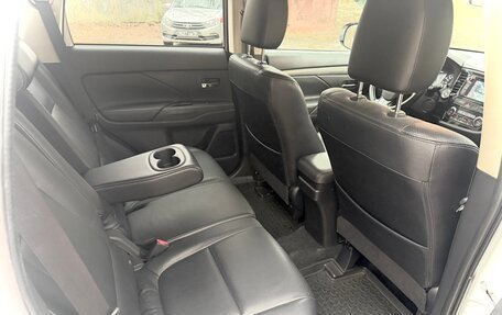Mitsubishi Outlander III рестайлинг 3, 2015 год, 1 510 000 рублей, 20 фотография