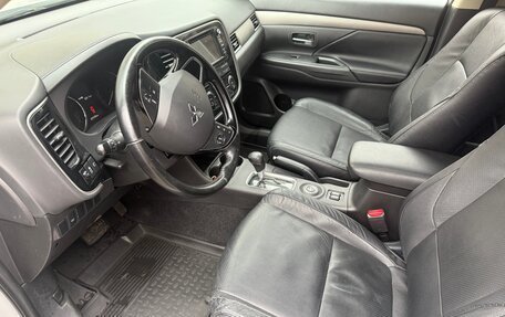 Mitsubishi Outlander III рестайлинг 3, 2015 год, 1 510 000 рублей, 29 фотография