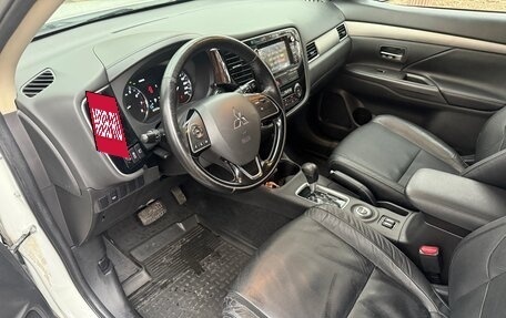 Mitsubishi Outlander III рестайлинг 3, 2015 год, 1 510 000 рублей, 22 фотография