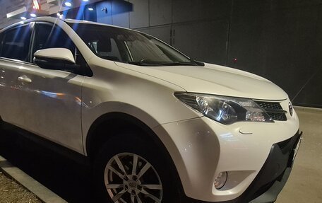 Toyota RAV4, 2015 год, 1 900 000 рублей, 3 фотография