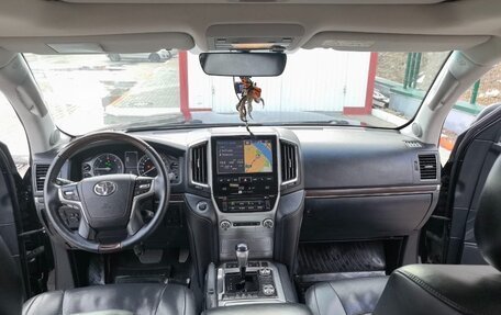 Toyota Land Cruiser 200, 2015 год, 4 949 000 рублей, 13 фотография