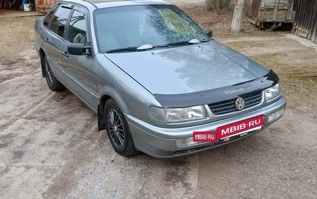 Volkswagen Passat B4, 1994 год, 350 000 рублей, 2 фотография