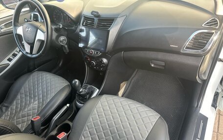 Hyundai Solaris II рестайлинг, 2013 год, 820 000 рублей, 19 фотография