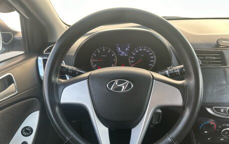 Hyundai Solaris II рестайлинг, 2013 год, 820 000 рублей, 13 фотография