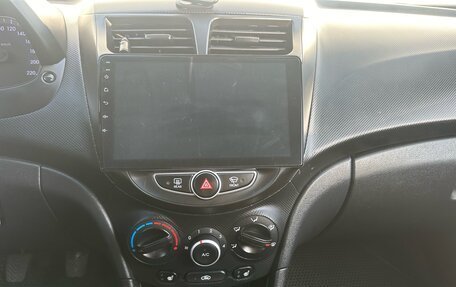 Hyundai Solaris II рестайлинг, 2013 год, 820 000 рублей, 14 фотография
