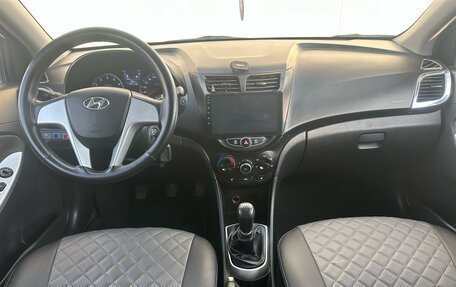 Hyundai Solaris II рестайлинг, 2013 год, 820 000 рублей, 12 фотография