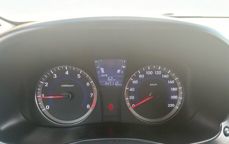 Hyundai Solaris II рестайлинг, 2013 год, 820 000 рублей, 16 фотография