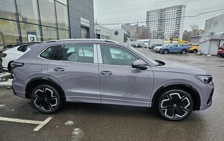 Volkswagen Tiguan, 2024 год, 6 210 000 рублей, 7 фотография