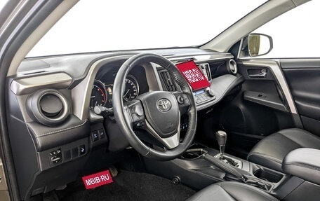 Toyota RAV4, 2019 год, 2 950 000 рублей, 16 фотография