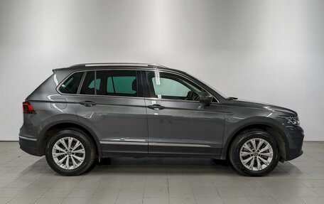 Volkswagen Tiguan II, 2021 год, 3 690 000 рублей, 4 фотография