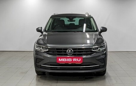 Volkswagen Tiguan II, 2021 год, 3 690 000 рублей, 2 фотография