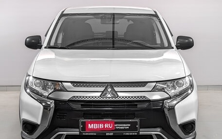 Mitsubishi Outlander III рестайлинг 3, 2020 год, 2 450 000 рублей, 2 фотография