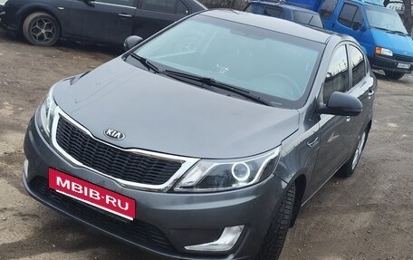 KIA Rio III рестайлинг, 2013 год, 980 000 рублей, 2 фотография