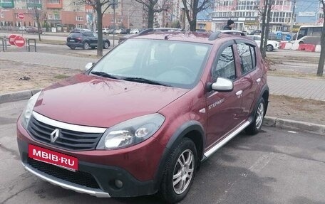 Renault Sandero I, 2013 год, 595 000 рублей, 2 фотография